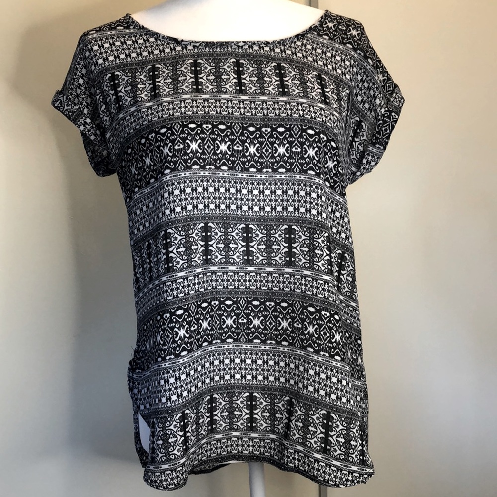 Fun print black & white shirt